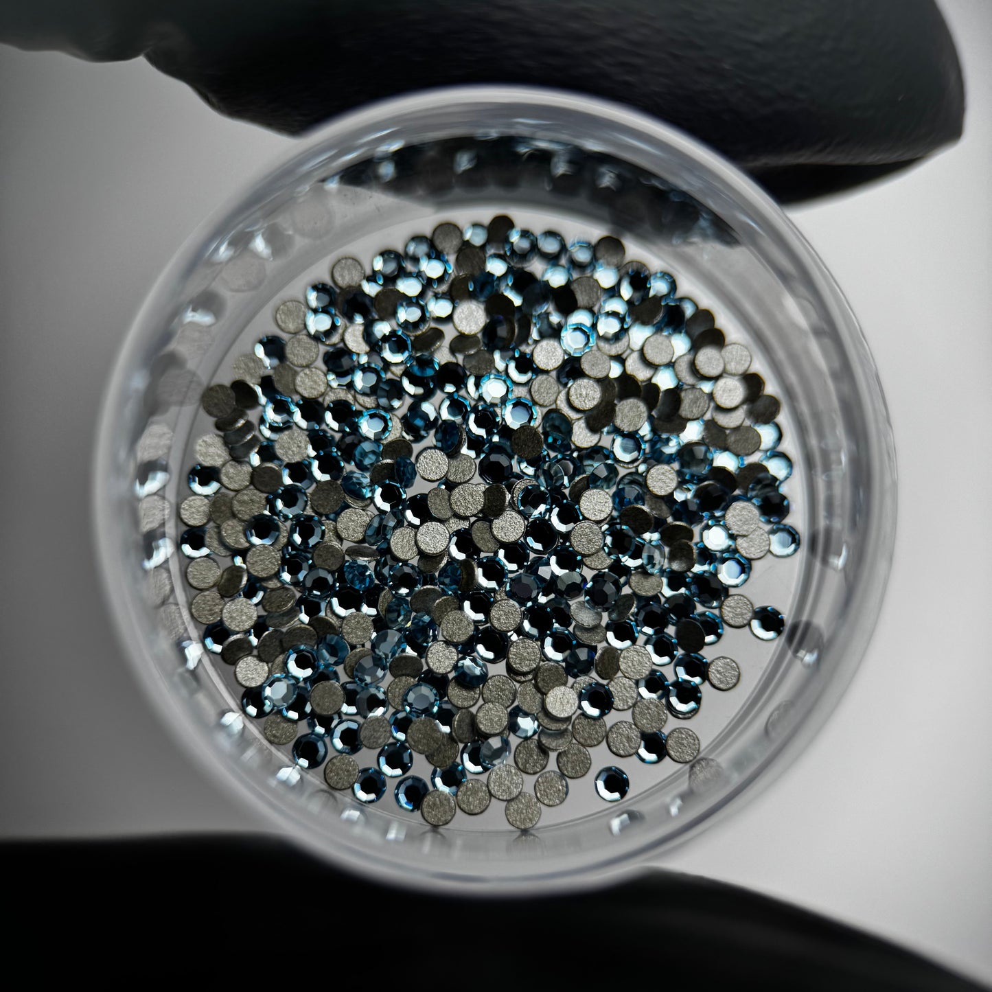 SWAROVSKI® 2000 round crystals - Aquamarine - SS3