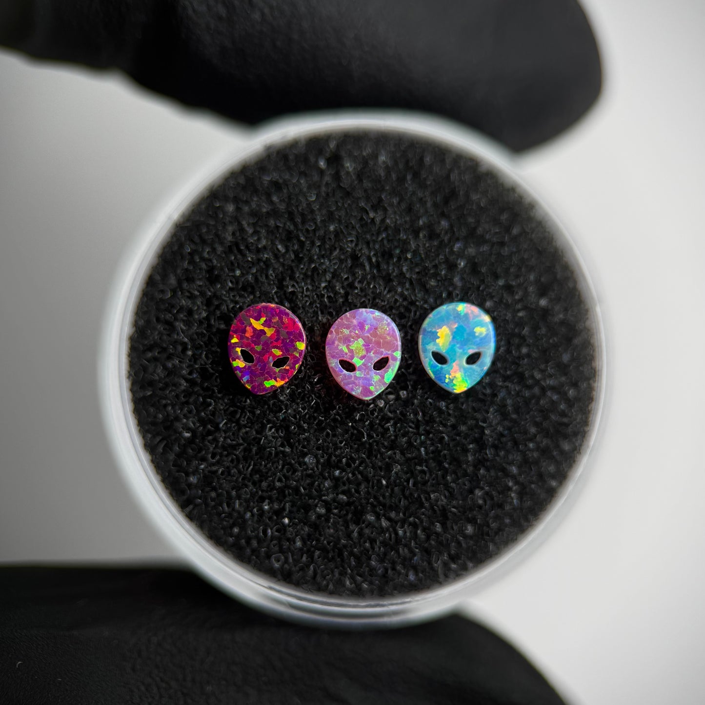 Gema dental de ópalo en forma de Alien