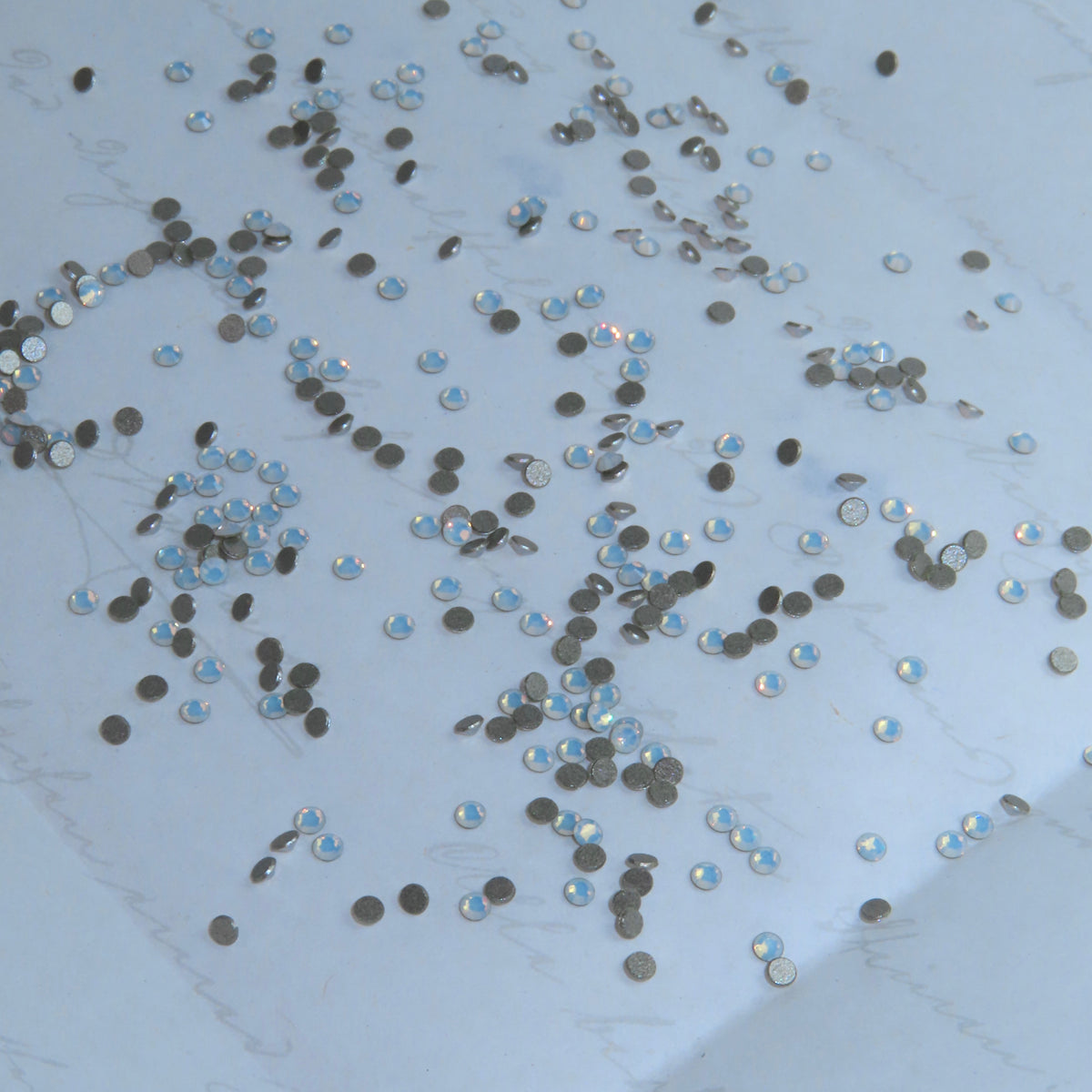 SWAROVSKI® 2058 runde Kristalle - Weißer Opal