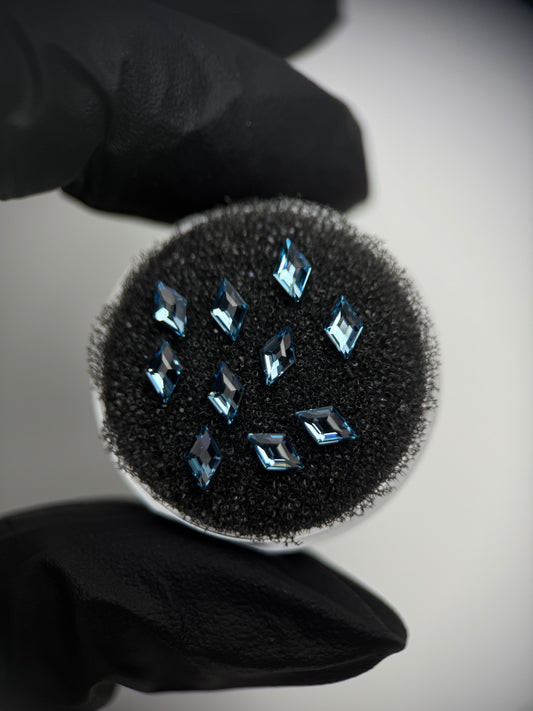 Pack of 10 SWAROVSKI® Rhombus Dental Gems - Aquamarine