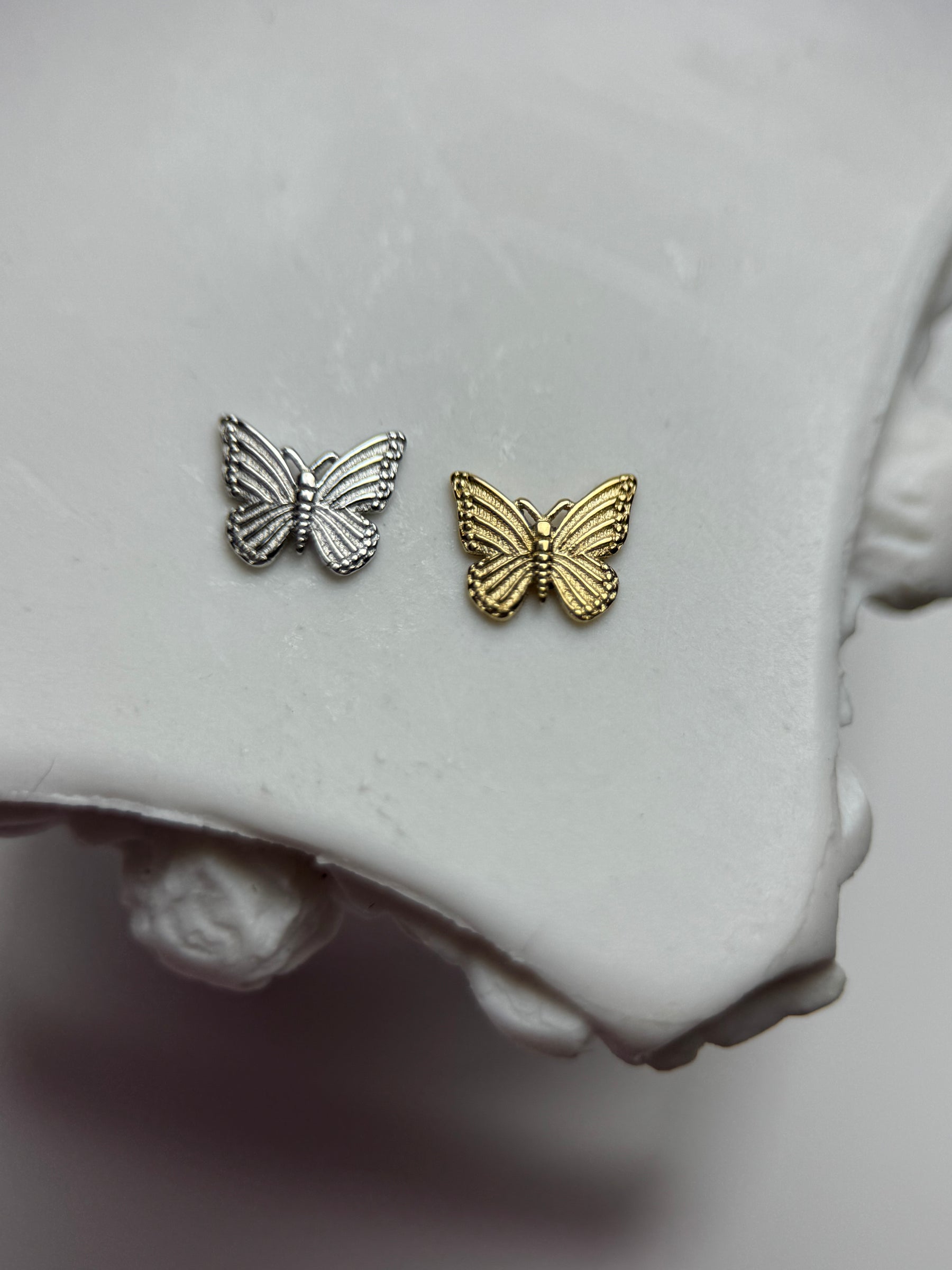 Pieza de oro 18k Butterfly detail