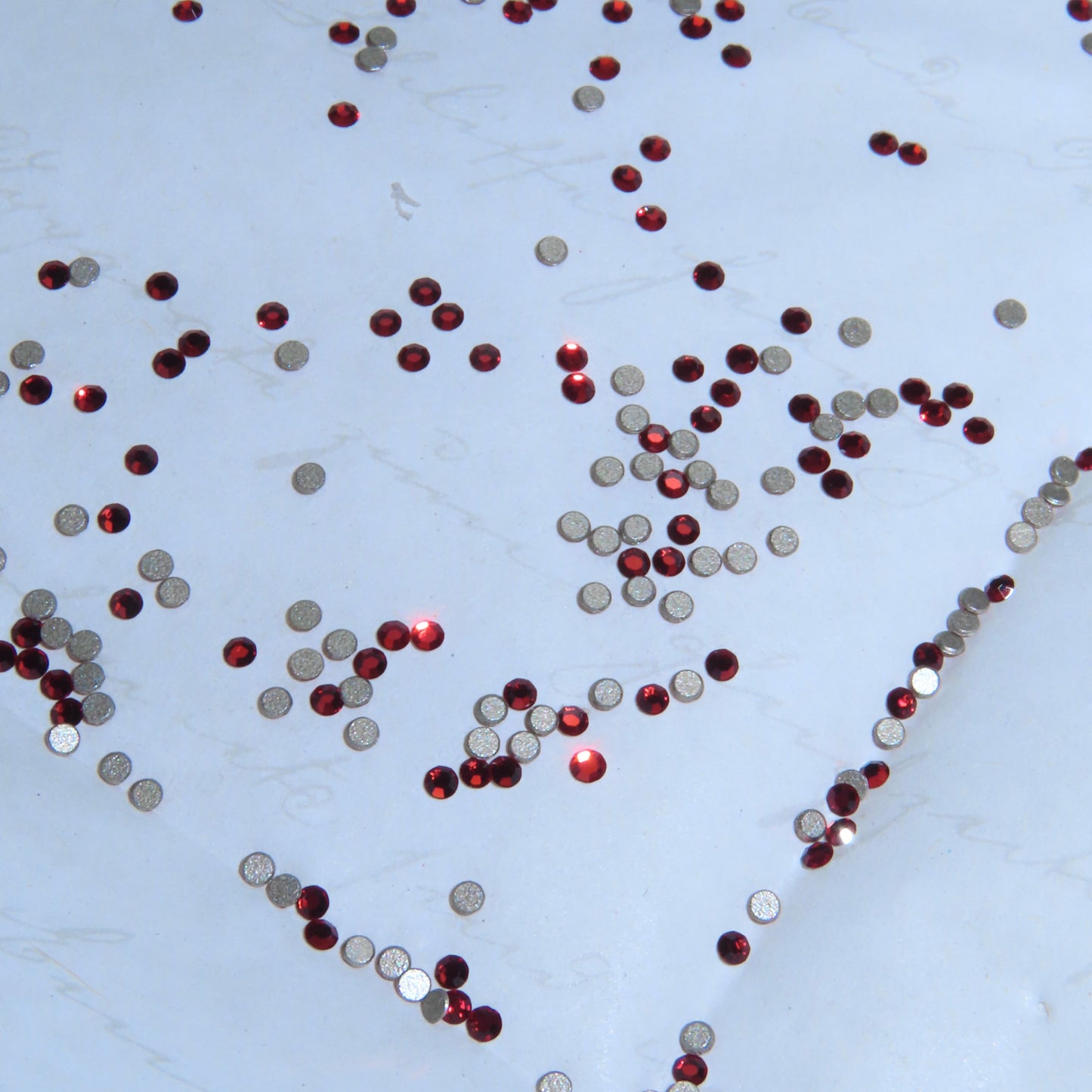 Cristales SWAROVSKI® 2000 redondos - Light Siam - SS3