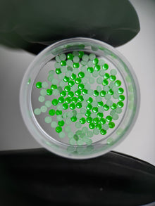 SWAROVSKI® 2058 round crystals - Electr. Green Ignite