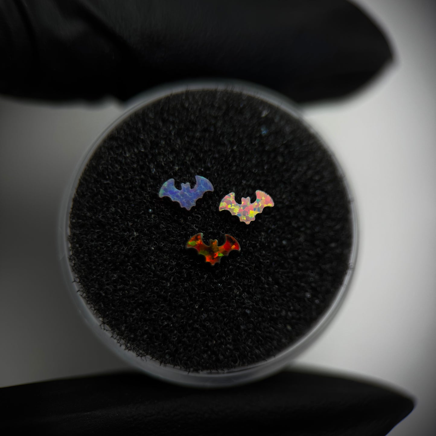 Gema dental de ópalo en forma de Murciélago