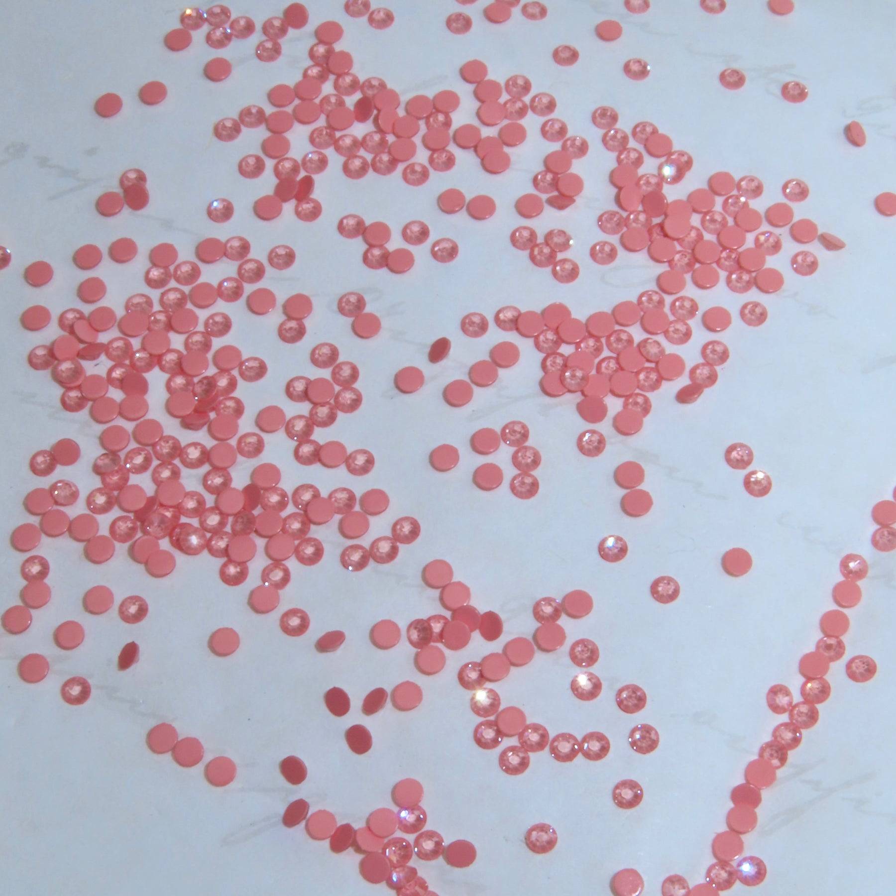 SWAROVSKI® 2058 round crystals - Crystal Flamingo Ignite
