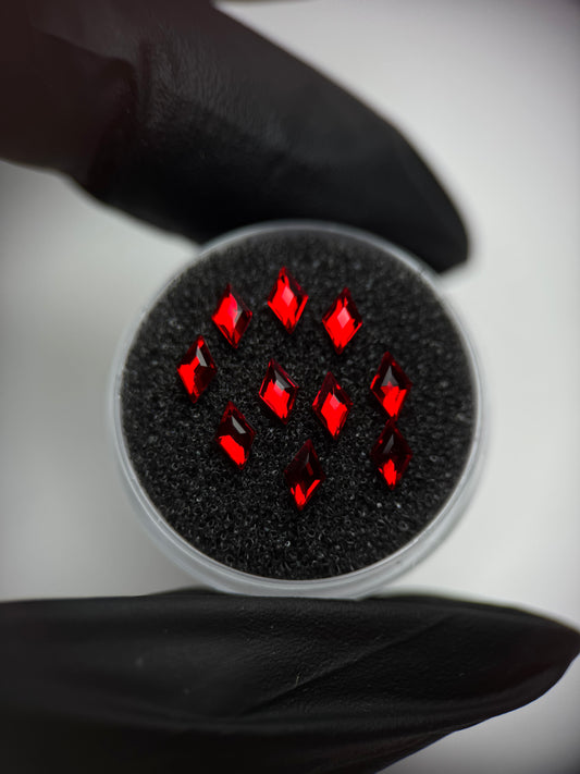 Pack of 10 SWAROVSKI® Rhombus Dental Gems - Light Siam