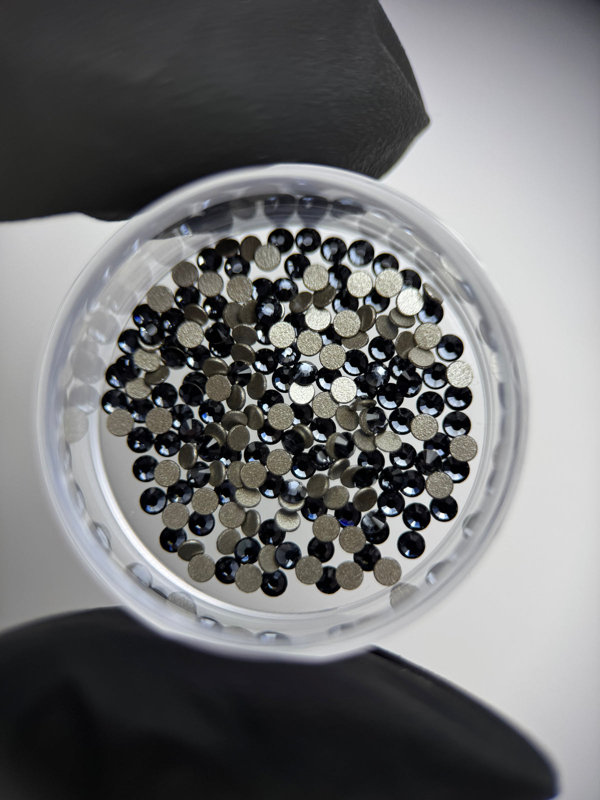 SWAROVSKI® 2058 round crystals - Graphite