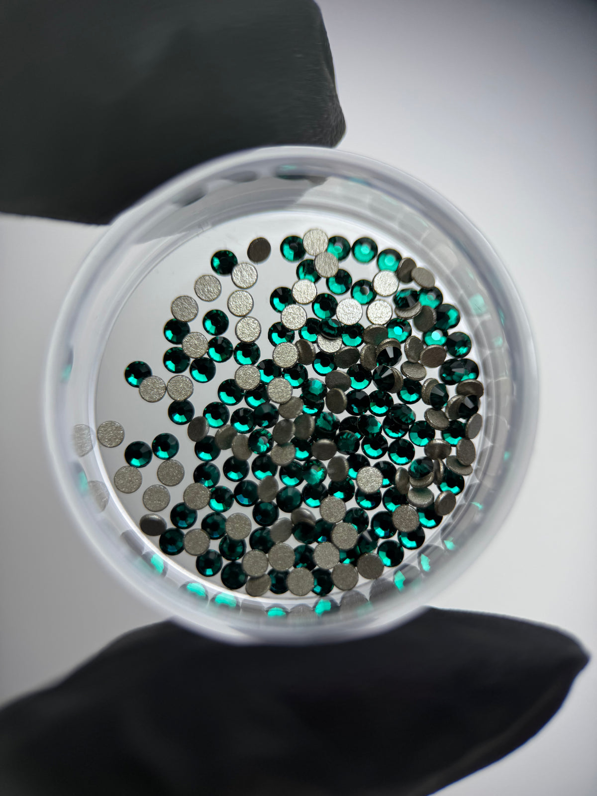 SWAROVSKI® Dental Gems 2058 Rund - Smaragd