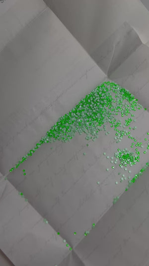 Cristales SWAROVSKI® 2058 redondos - Electr. Green Ignite